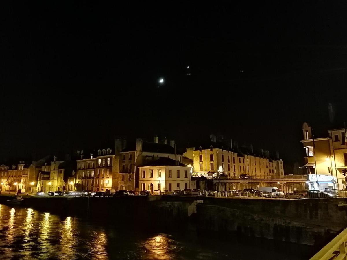 Spacieux T3 Lumineux Dans Quartier Historique Avec Wifi Redon Kültér fotó